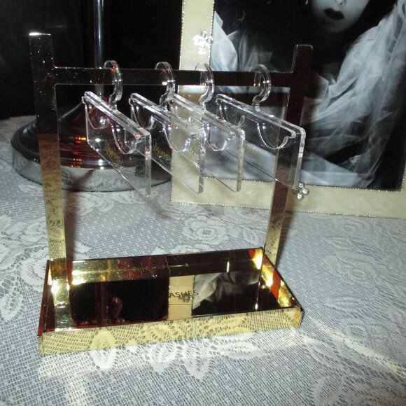 Lilly Lashes/Lash Wardrobe - Picture 10 of 11